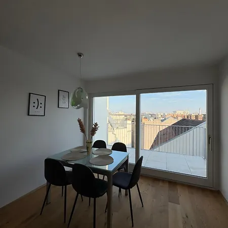 Feelhome-Terrasse-4 Gaeste-Wifi
