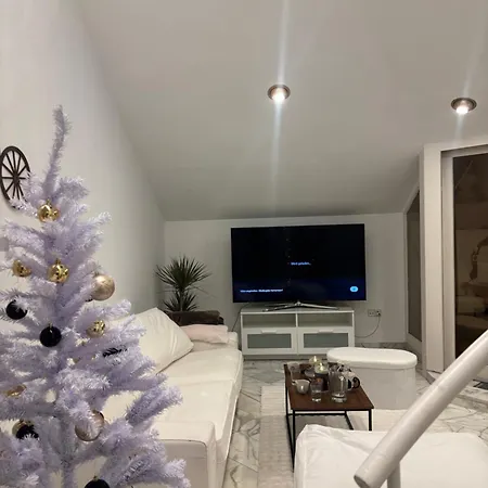 Luxone Apartment