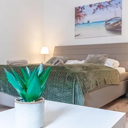 Charming 2Br Apt With Central Location In Vienna