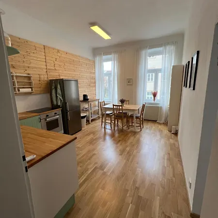 Charming New Apartment In Vienna Next To Stadthalle