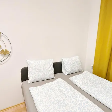 Spacious Rooms - 15 Min From Airport & City Center, 5 Min From Vienna Main-Bus Station Ez 12