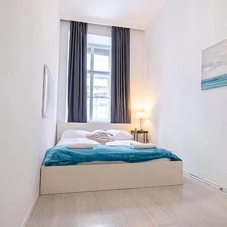 Trendy 1Br & 1Lr Near Rennweg, Great City Links