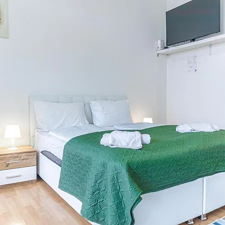 Homely Studio Near Millenium Tower