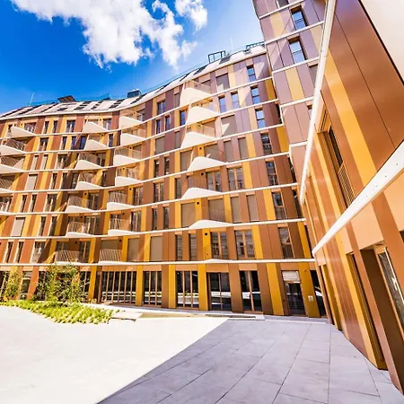 1-Bedroom Luxury Apartment In The Heart Of Vienna With Kitchen And Parking