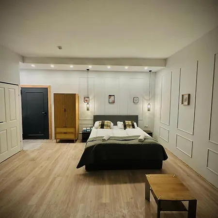 Private And Elegant Studio In Residential Vienna