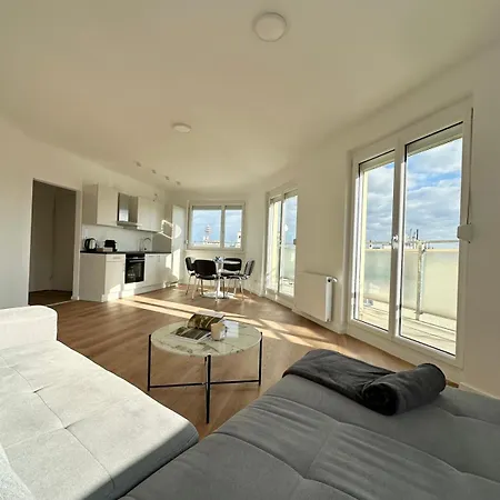 Rooftop Apartment, 10Min To City Center, Direct At Metro, Skyview Big Terrace!