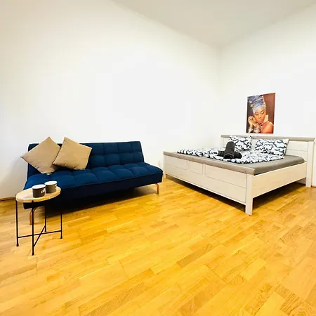 Comfy 1Br Apt For 4, 10Min Transport To Stadthalle