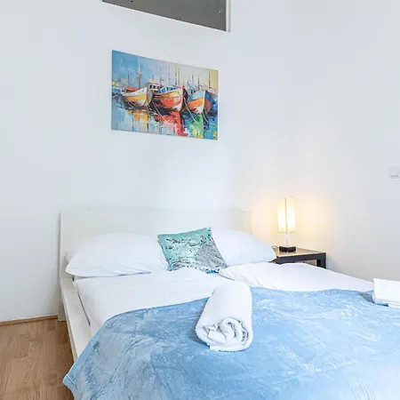 Peaceful And Stylish 2 Bedroom Apartment Cozy Atmosphere