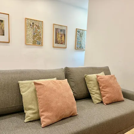 Central Stone Spacious Apartment