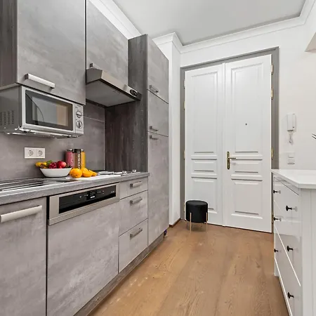 Stylish Studio, Smart Tv, 2 Beds