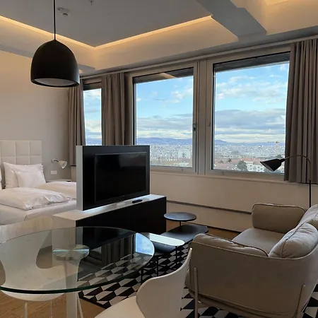Vienna Skyline View Luxury Loft Near City Center