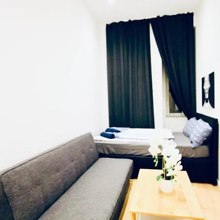 Super Central Cozy 5 Bedroom Shared Apt 10Min Walk To Augarten