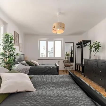 3Br I 5 Minutes To Main Station I Long Term Stay