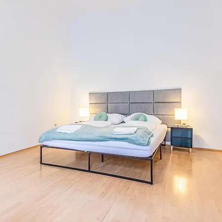 City-Linked 2Br Apartment Near Wiener Stadthalle