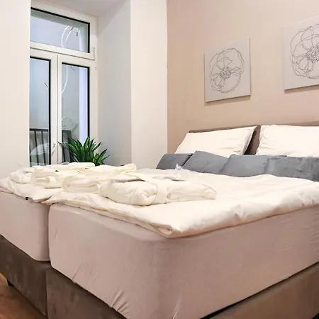 Apartment Grandeur - With Aircondition!