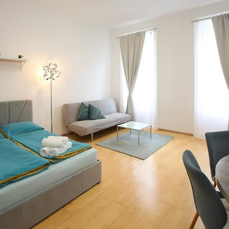 Apartamento Downtown Bliss Modern Retreat With Free Parking And Fast Internet 600 Mbits