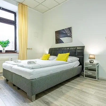 Bright 1Br Apt, Prime Vienna Location & Wifi