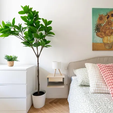 Central Premium Apartment With Balcony