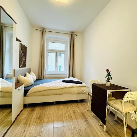 Stylish 4Br 10 Min Transport To Stadthalle
