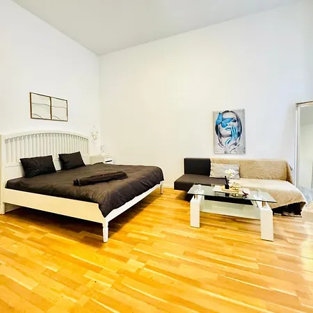Comfortable Studio Apt, 15 Minutes To Rathausplatz