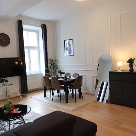 Wunderschoene Altbau-Stil Wohnung