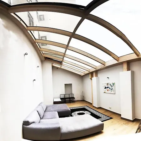 Lofty Garden Stay