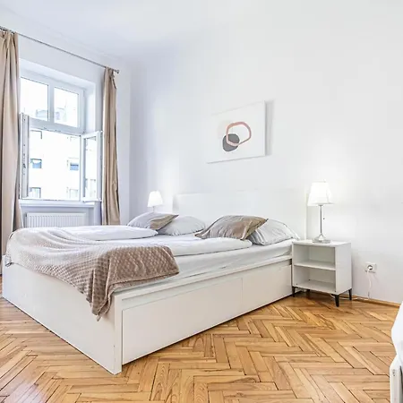 Stylish 2Br Shared Apt For Longstays Margareten, Up To 5P