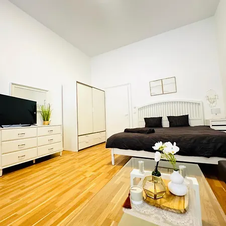 Comfortable Studio Apt, 15Minutes To Rathausplatz