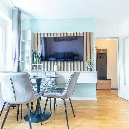 Chic 1Br & 1Lr, Kingbed, Only 9 Min To City Center Via Metro