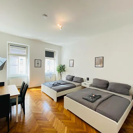 Appartamento Stylish Flat With 2 Double Beds For 4 People 15A