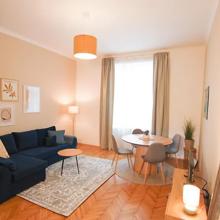 Elegante Altbauwohnung Alles Neu!!
