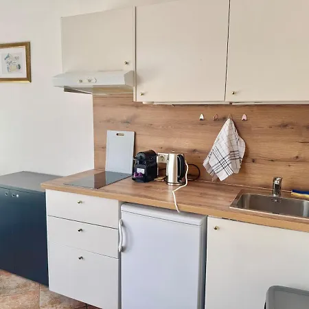 Studio Apartment With Parking & Fitness Room