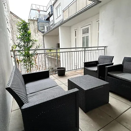 Long Term 100 M2 Apartment With Balcony