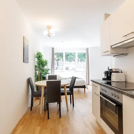 Central Modern Studio Apartment