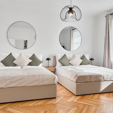 Apartament Bright - 3Br - Fast Wifi - At Bus And Tram Station