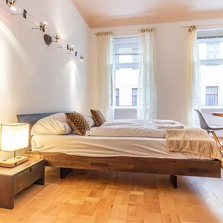 Elegant 2Br City Retreat Prime Central Location