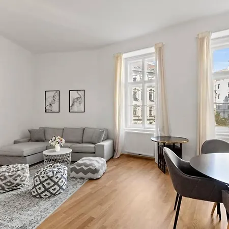 Close To Shopping Street I 2 Minutes To Naschmarkt