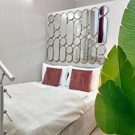 Апартаменти 2 Min To Metro I 2 Floors I Fast Wifi I Modern Design