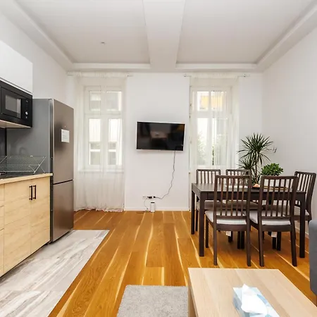 5 Beds 2 Bedrooms Top Apart In Vienna'S Heart