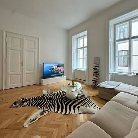 Luxury 1St District Apartment