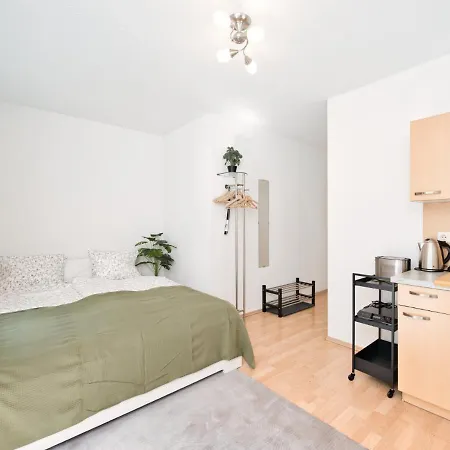 Bright City Apartment Free Parking & 2 Min To Subway