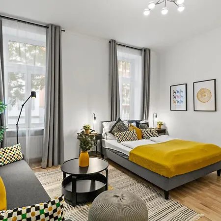 Close To U3 Metro I 15 Minutes To Shopping Street