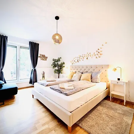 Golden Space Close To Schoenbrunn By Jr City Apartments
