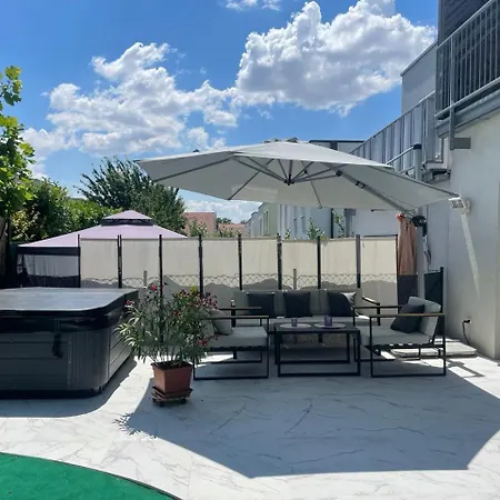 House Floor, Garden With Whirlpool, Small Breakfast, Vienna Thermal Baths, Close To U1 Station