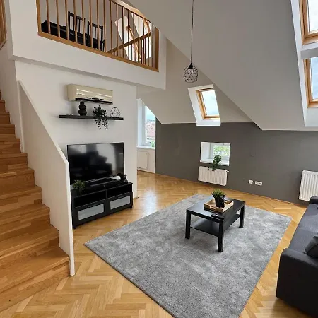 100Qm, Balcony, Near Center, Schoenbrunn, Attic - Axara Housing Osw 1 32