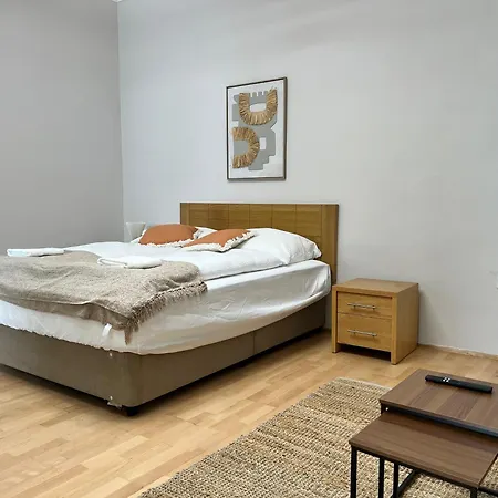 Stylish Modern Studio For 4P With Private Garden