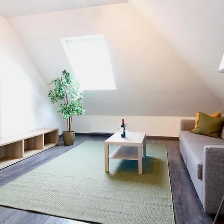 Quiet City Oasis For Up To 5 Guests