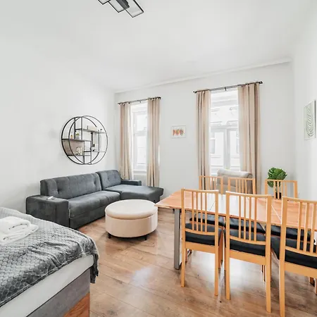 70 M2 Central Westbahnhof Apartment