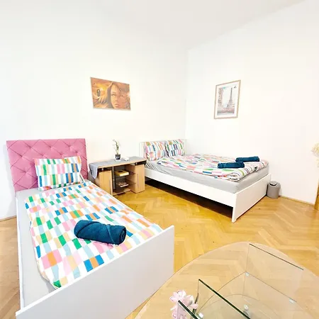 Cozy Apartment In Lugner City Area