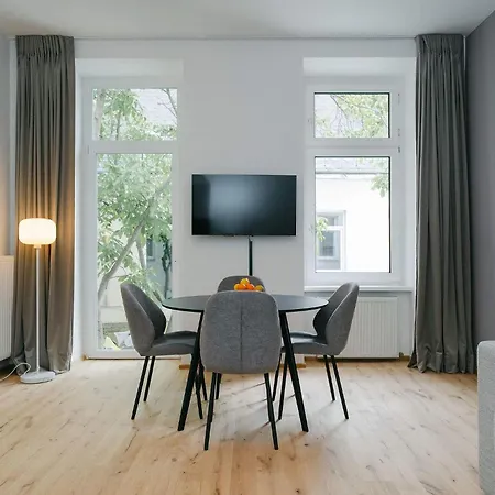 Calm 1Br Perfect For 4-6 Metro Close To Naschmarkt